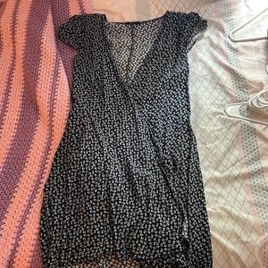 Brandy Melville floral tie dress